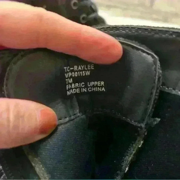 Women’s True Craft Raylee Black Gray Red Flannel Plaid Combat Boots Size 7 - Picture 7 of 7